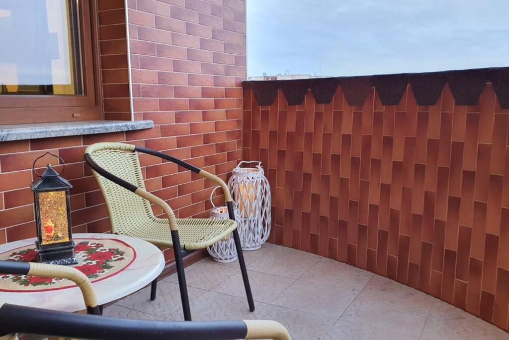 Lyra63 Large 80Sq M Top 14 Floor Siauliai  Ngoại thất bức ảnh